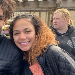 Meet your Posher, Dezirae